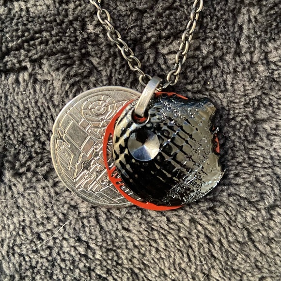 🖤Star Wars Death Star Necklace!❤️ - Picture 3 of 6